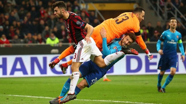 Arsenal mengalahkan AC Milan 3-1 pada leg kedua babak 16 besar Liga Europa. Secara keseluruhan Meriam London unggul 5-1 atas Milan.