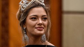 Miss Universe 'Ngebet' Pakai Kebaya di Final Puteri Indonesia