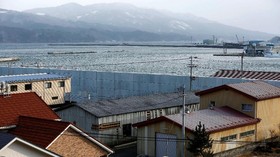 FOTO: Kehidupan di Balik Tembok Penghalau Tsunami Jepang