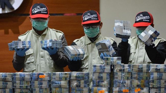 Ketua Gerindra Lampung Akui Terima Rp1,5 Miliar dari Cagub Ketua DPD Partai Gerindra Lampung Gunadi Ibrahim mengaku menerima uang sebesar Rp1,5 miliar dari Bupati nonaktif Lampung Tengah Mustafa.