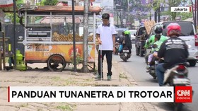 Jalur Trotoar Jakarta Menyesatkan Tuna Netra