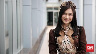 Selebritas Pamer Jari Bertinta di Media Sosial