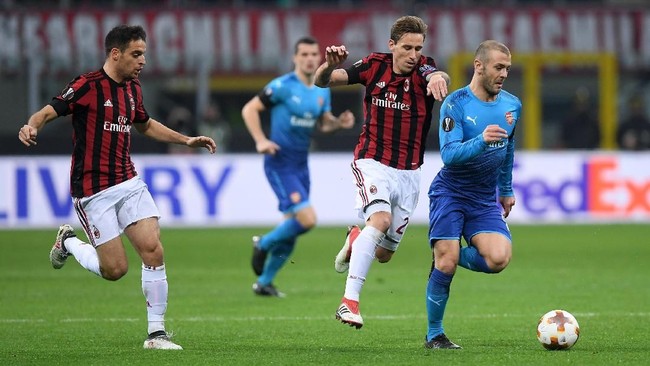 Manajer Arsenal Arsene Wenger khawatir dengan peluang timnya meski menang 2-0 atas AC Milan pada leg pertama 16 besar Liga Europa di San Siro, Kamis (8/3).