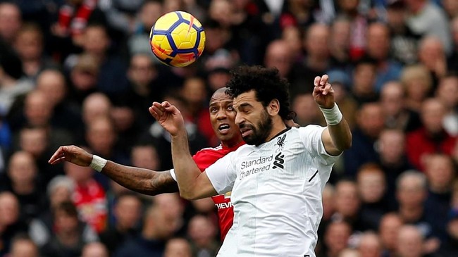 Ashley Young akhirnya merespons pujian yang diberikan netizen atas keberhasilannya mematikan pergerakan Mohamed Salah akhir pekan lalu.