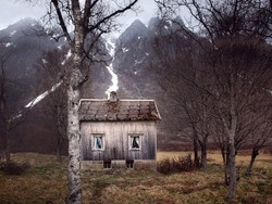Penasaran Sama Rumah Hantu, Ternyata Isinya Mayat Beneran