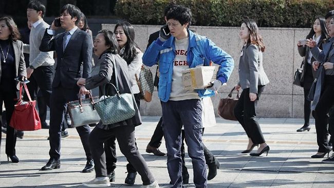 Acara K-Movievaganza Trans7 akan menayangkan film Korea, Golden Slumber (2018), pada Jumat (17/12), pukul 23.15 WIB.