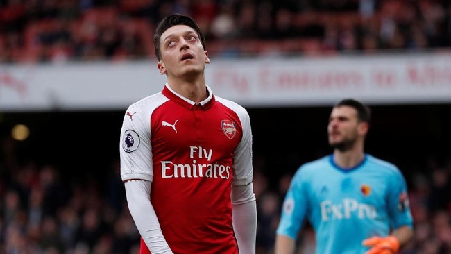 Federasi Sepak Bola Jerman (DFB) mengecam pertemuan duo Timnas Jerman asal Turki, Mesut Oezil dan Ilkay Guendogan, dengan Presiden Turki Recep Tayyip Erdogan.