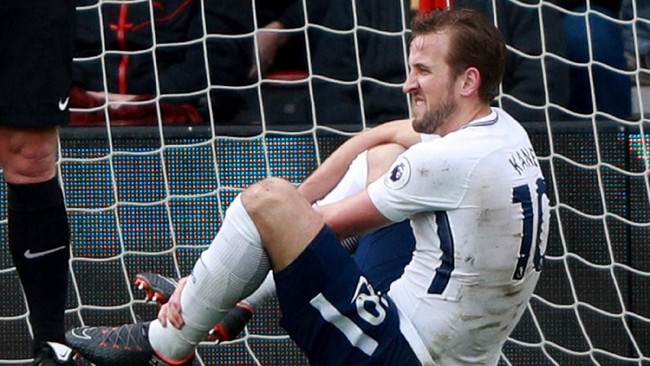 Harry Kane memberikan tantangan terbuka pada Mohamed Salah yang merupakan rival kuatnya dalam perburuan sepatu emas Liga Inggris musim ini.