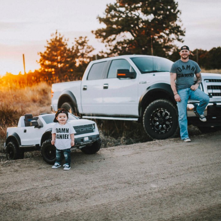 <p>Ketika anaknya, Hudson, lahir, Tanner pun berkomitmen menjadi ayah sekaligus teman bagi Hudson. (Foto: Rein Photography)</p>