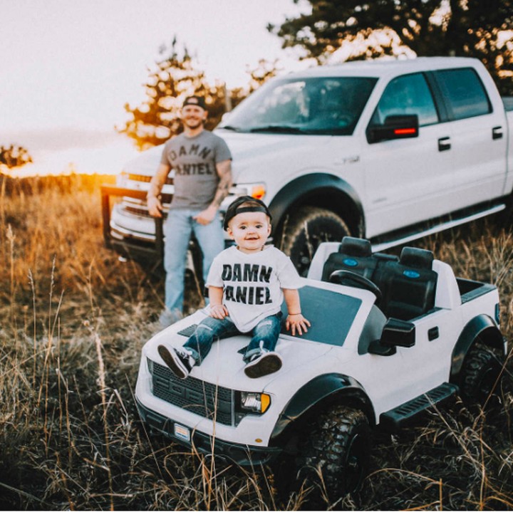 <p>Tanner hanya bisa bertemu istri dan calon anaknya di weekend aja. (Foto: Rein Photography)</p>