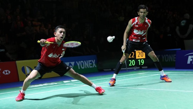 Fajar Alfian/Muhammad Rian Ardianto harus puas jadi runner up di Jerman Terbuka 2018 usai kalah dari ganda Jepang, Takuto Inoue/Yuki Kaneko.