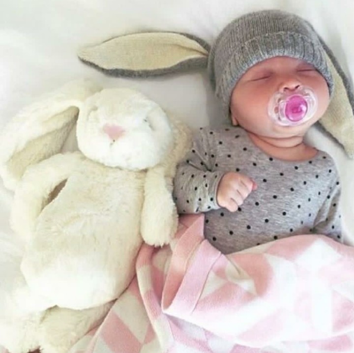 <p>Kelincinya pulas banget tidurnya. (Foto: Instagram/via honey.kids)</p>
