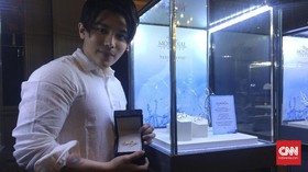 Kilau Percikan Air dalam Cincin Kawin Kreasi Tex Saverio