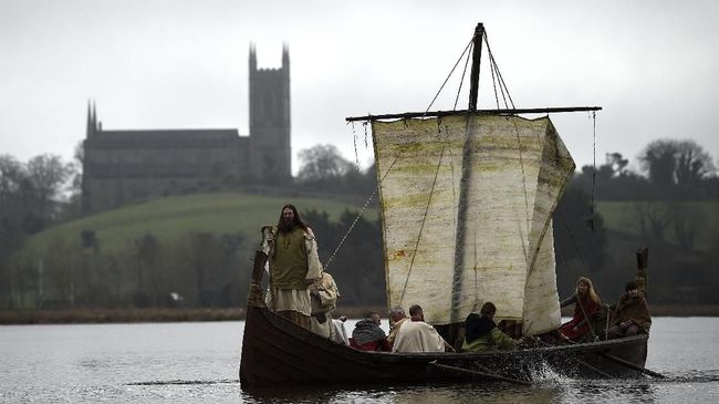 Irlandia adalah negara yang memiliki beragam destinasi wisata, mulai dari yang bernuansa urban hingga alami.