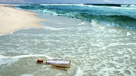 Pesan dalam Botol Tertua di Dunia Ditemukan di Australia