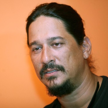 Bucek Depp Bersyukur Bisa Jaga Hubungan Baik dengan 2 Mantan Istri