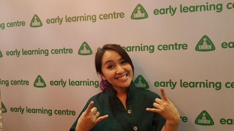 Anak Chua 'Kotak' memang masih kecil, tapi sejak dini Chua menjaganya agar nggak kebablasan dalam pergaulan.