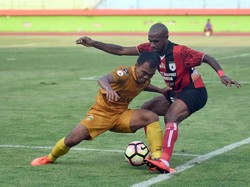 Persipura Jayapura Resmi Pinjam Boaz Solossa dari PSS Sleman