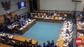 Pansus Haji Sentil Dirjen Kemenag: Anda Disumpah, Jawab yang Benar