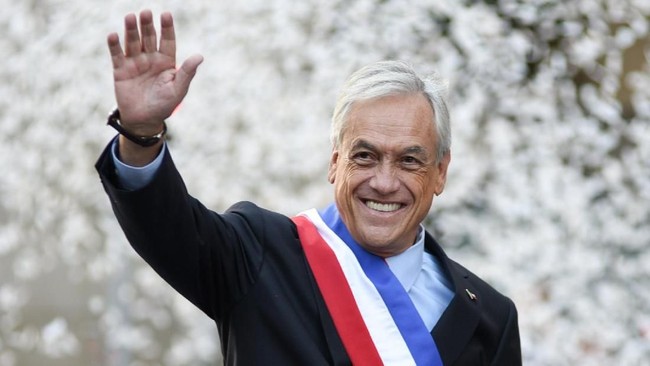 Miliader konservatif Sebastian Pinera dilantik sebagai Presiden Cile untuk masa jabatan kedua, setelah sempat digantikan Michelle Bachelet selama empat tahun.