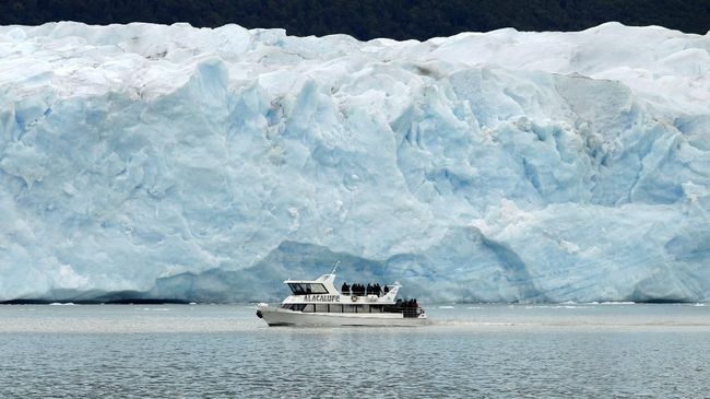 Gletser Perito Moreno disebut bernyawa karena ukurannya yang terus membesar, sekitar 2 meter per hari.