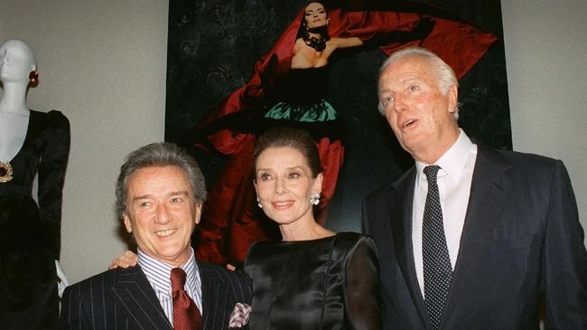 Selama berkarya dan berkarier, Givenchy sudah menghasilkan berbagai gaun-gaun ikonik yang digunakan Audrey Hepburn sampai Jackie Kennedy.