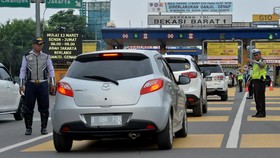 GT Bekasi Barat Tak Disekat, Kendaraan Bebas Masuk Tol