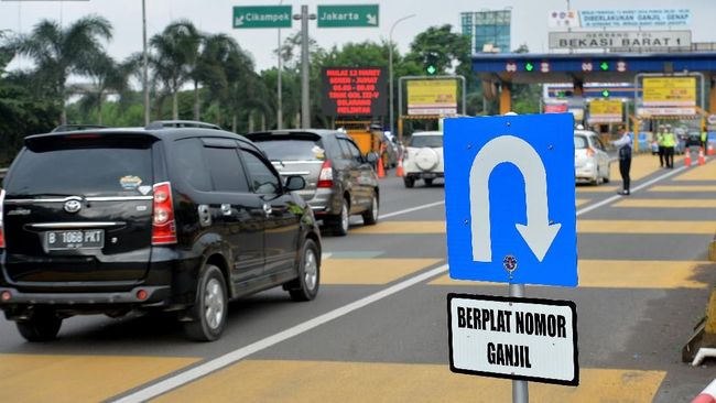 Awal Mei Sistem Ganjil  Genap  Berlaku  di Pintu  Tol  Cibubur 2