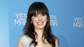 Zooey Deschannel Jadi Belle di Broadway Beauty and The Beast