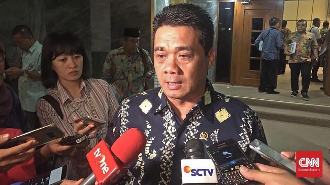 Komisi II DPR ingin mengetahui lebih jauh alasan KPU tak menggunakan putusan Mahkamah Agung dan PTUN Jakarta sehingga nama OSO tetap bisa masuk dalam DCT DPD.
