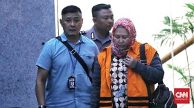 Belum Utuh Raup Suap, Hakim PN Tangerang Sempat Tunda Sidang