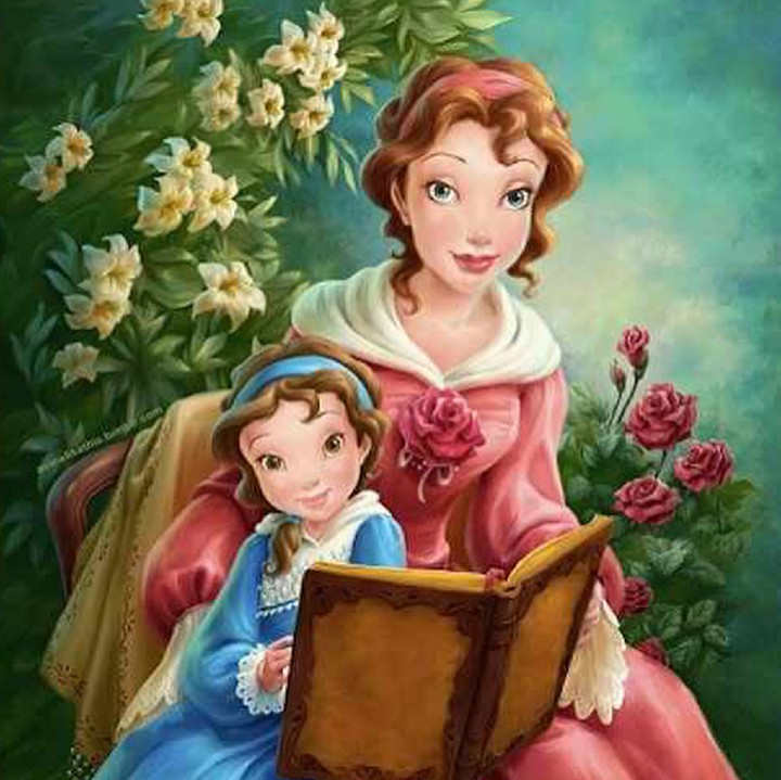 <p>Ternyata Belle dari Beauty & The Beast udah suka baca buku dari kecil bareng ibunya nih. (Foto: Instagram/andrewsgrotto)</p>