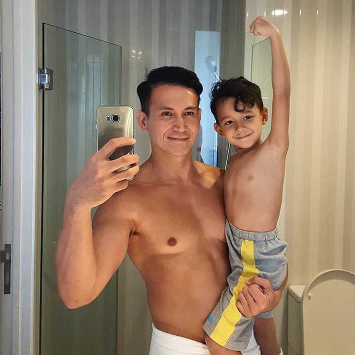 <p>And a sexy daddy, too. Hi-hi. (Foto: Instagram @marcelinolefrandt)</p>