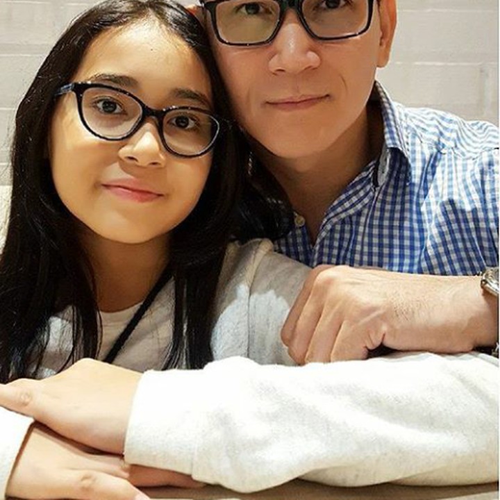<p>Menurut Bunda, Brinette dan ayahnya ini mirip aja atau mirip banget? (Foto: Instagram @marcelinolefrandt)</p>