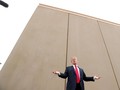 Trump Cek Delapan Pilihan Model Tembok Meksiko