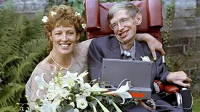Istri Kedua dan Terduga 'Penyiksa' Stephen Hawking