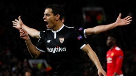 Beri Wasit Tepuk Tangan, Ben Yedder Bukukan Rekor Kartu Merah