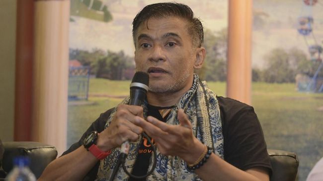 Aktor senior Donny Damara mengaku mengambil peran menjadi guru agama dalam film 'Guru Ngaji' karena ceritanya yang 'seksi'.