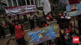 Tolak UU MD3, Massa Demo di Depan Gedung MK