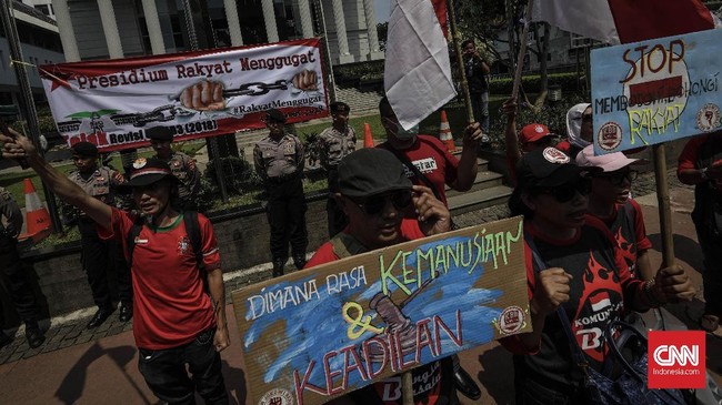 Massa yang tergabung dalam Presidium Rakyat Menggugat akan mengajukan uji materi UU MD3 ke Mahkamah Konstitusi terkait pasal-pasal yang kontroversial.