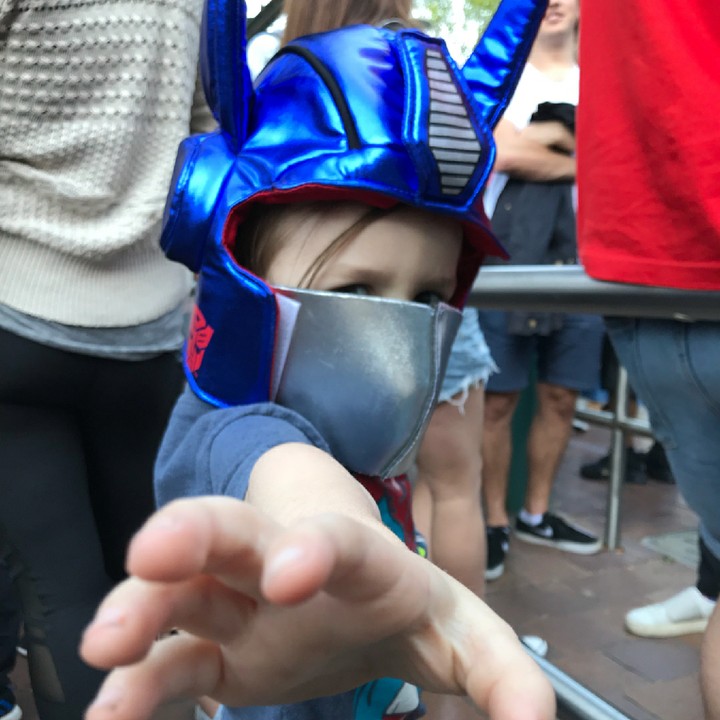 <p>Lihat aku, aku adalah Optimus Prime. (Foto: Instagram/eag2n)</p>