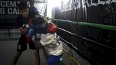 FOTO: Melawan Candu dengan Tinju Di Rumah Cemara Boxing Camp (RCBC), Bandung, sejumlah mantan konsumen narkoba mengisi hari-hari dengan berlatih tanding tinju.