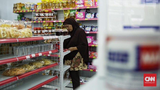 Saat bulan Ramadan nanti, produsen barang dan jasa akan berlomba-lomba mencuri perhatian umat muslim dengan menonjolkan label halal pada produk mereka.