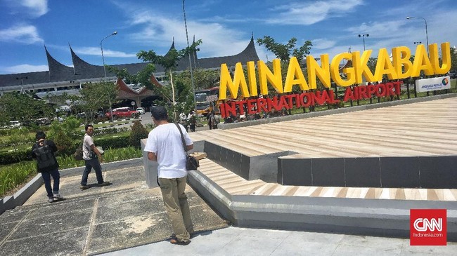 Penumpang pesawat di Bandara Internasional Minangkabau berkurang hingga 3.000 orang