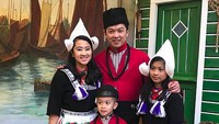 <p>Menikah di tahun 2006, Taufik dan Ami dikaruniai 2 anak yaitu Natarina Alika Hidayat (10) dan Nayutama Prawira Hidayat (7). (Foto: Instagram/ @th_natanayo)</p>
