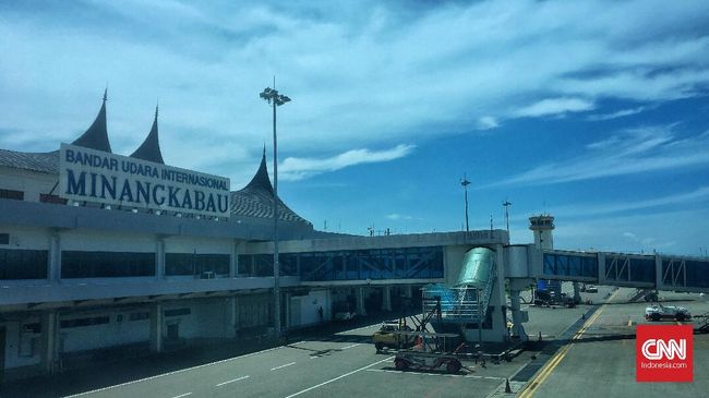 Kereta Api Bandara Minangkabau atau dikenal dengan KA Minangkabau Ekspress resmi beroperasi pada Senin (21/5).