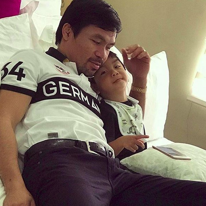 <p>Di ring tinju Manny boleh garang. Tapi, dia sosok family man banget ya. (Foto: Instagram/ @mannypacquaio)</p>