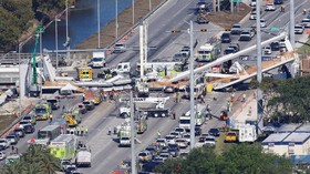 FOTO: Jembatan Florida Ambruk di Hari Keenam