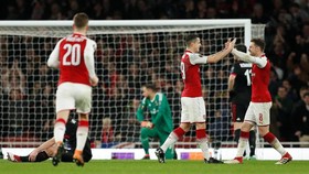 FOTO: Arsenal Membuka Jalan ke Tangga Juara