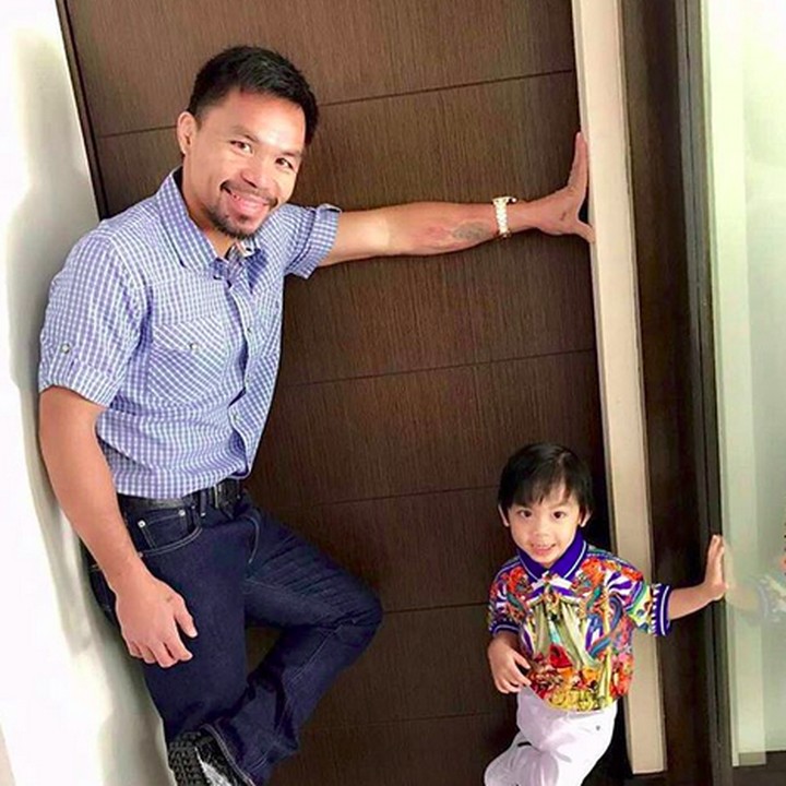 <p>Aih, Israel nggak kalah kece sama ayahnya kalau lagi bergaya kayak gini. (Foto: Instagram/ @mannypacquaio)</p>